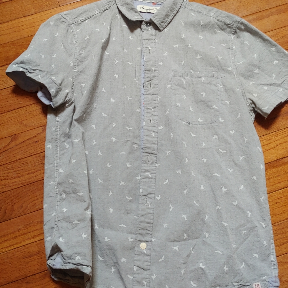 Short sleeve casual shirt